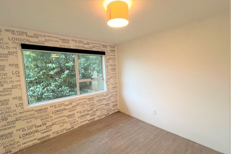 Photo of property in 38 Sylvan Crescent, Te Atatu South, Auckland, 0610