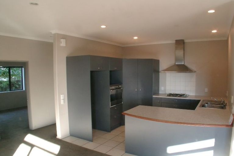 Photo of property in 14 Milford Street, Aotea, Porirua, 5024