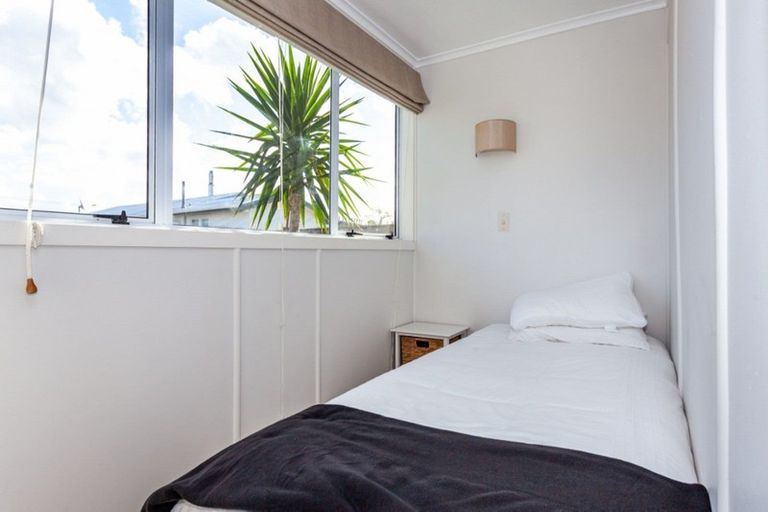 Photo of property in 104 Riverview Road, Whangamata, 3620