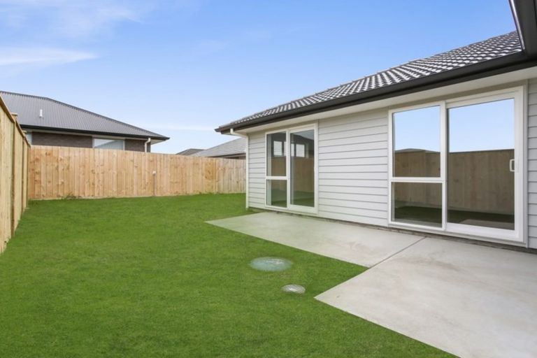Photo of property in 16 Perla Road, Pukekohe, 2120