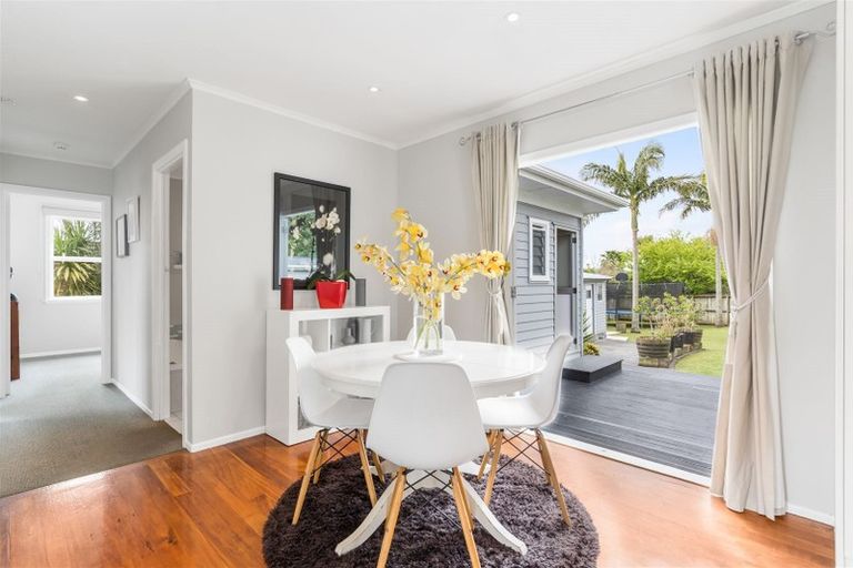 Photo of property in 253 Rangatira Road, Beach Haven, Auckland, 0626