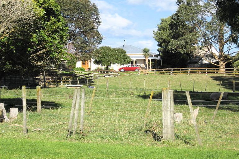 Photo of property in 51 Waitohu Valley Road, Otaki, 5512