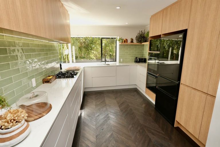 Photo of property in 7 Hillgrove Place, Fitzherbert, Palmerston North, 4410