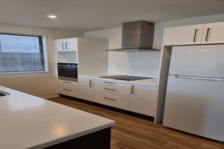 Photo of property in 15 Wheatsheaf Lane, Heathcote Valley, Christchurch, 8022