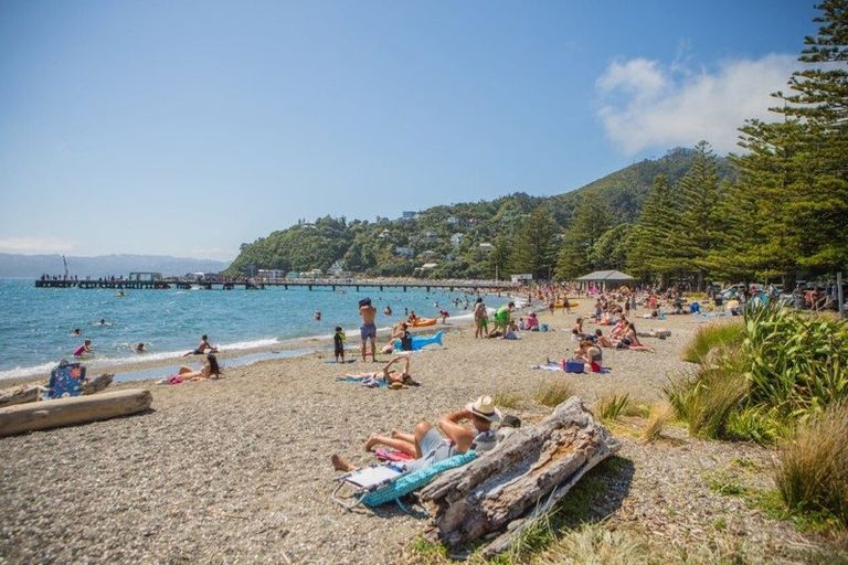 Photo of property in 6a Ferry Road, Days Bay, Lower Hutt, 5013