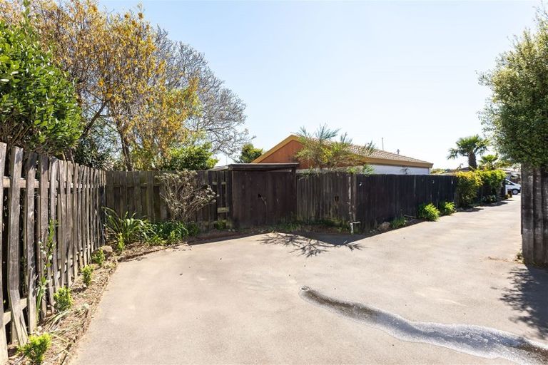Photo of property in 21a Valecrest Avenue, Parklands, Christchurch, 8083