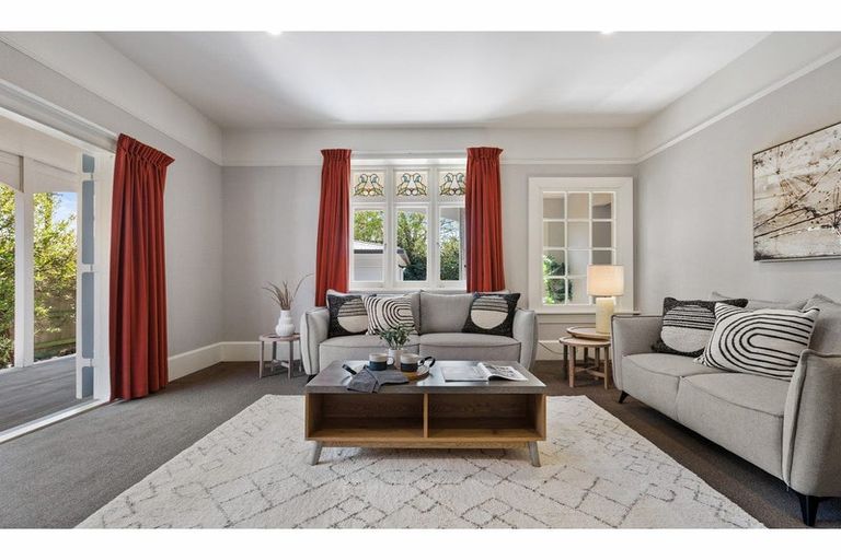 Photo of property in 90 Opawa Road, Opawa, Christchurch, 8023