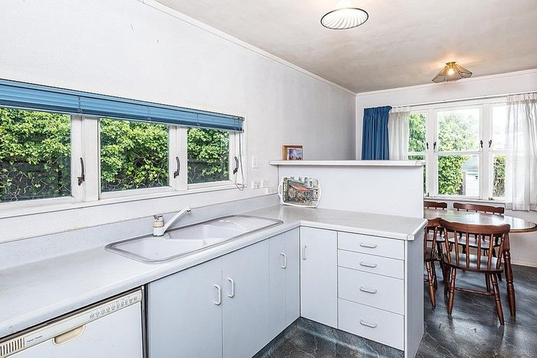 Photo of property in 12 Arawhata Road, Paraparaumu, 5032