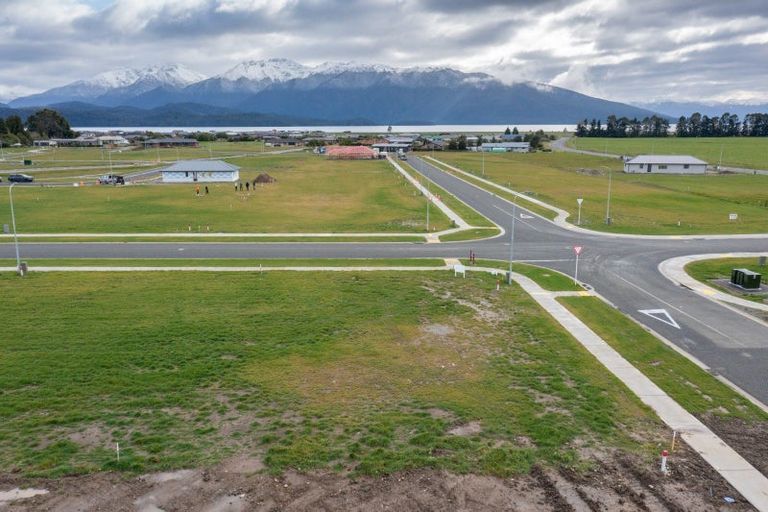 Photo of property in 15 Marakura Drive, Te Anau, 9600