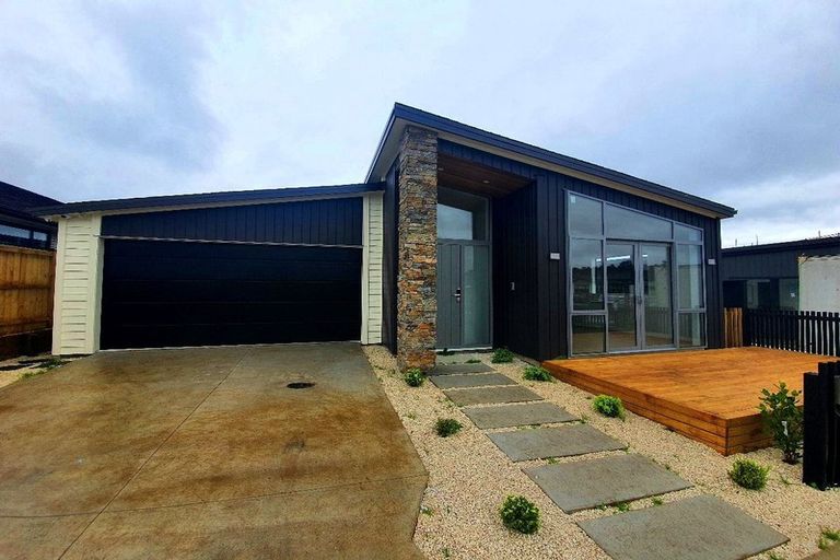 Photo of property in 40 Jane Maree Road, Kumeu, 0810