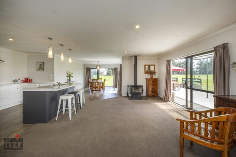 Photo of property in 135 Hansens Line, Newbury, Palmerston North, 4475