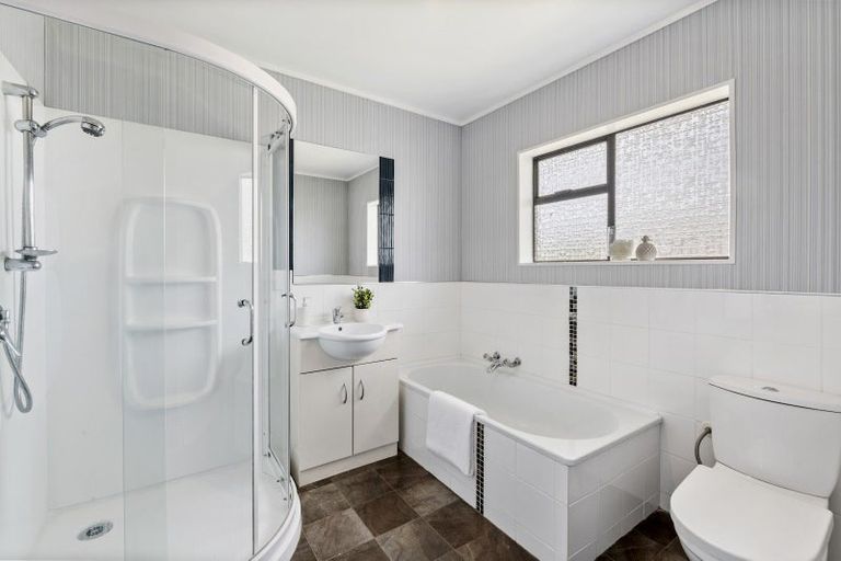 Photo of property in 8 Rakino Avenue, Manly, Whangaparaoa, 0930