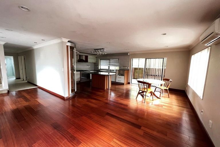 Photo of property in 4 Andara Close, Pinehill, Auckland, 0632