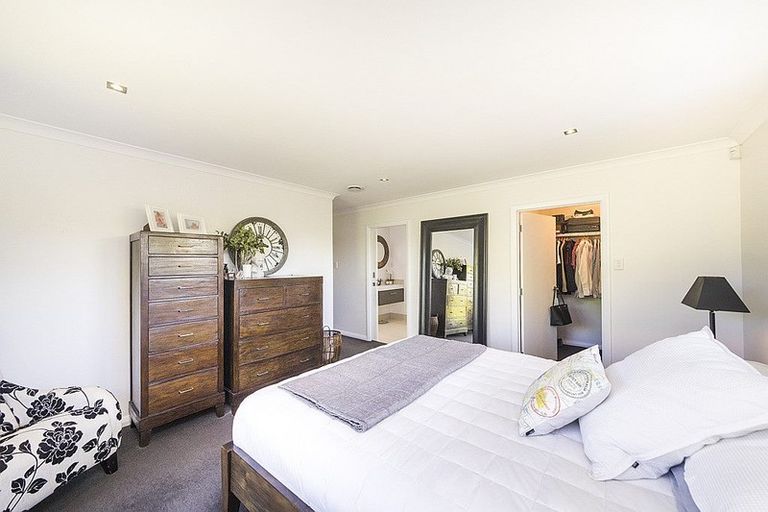 Photo of property in 34 Churchill Avenue, Hokowhitu, Palmerston North, 4410