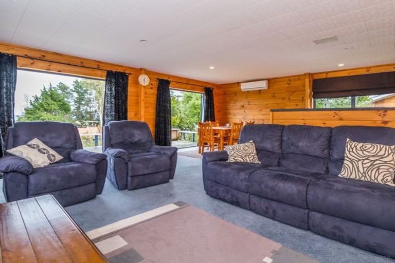 Photo of property in 46 Norana Road, Timberlea, Upper Hutt, 5018