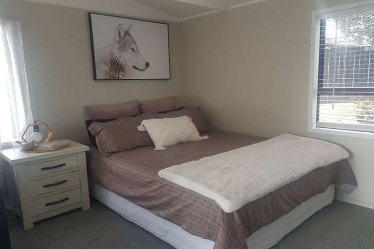 Photo of property in 19a Leaming Place, Clarks Beach, 2122