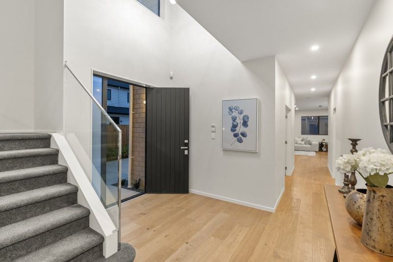 Photo of property in 38f Wicklam Lane, Greenhithe, Auckland, 0632