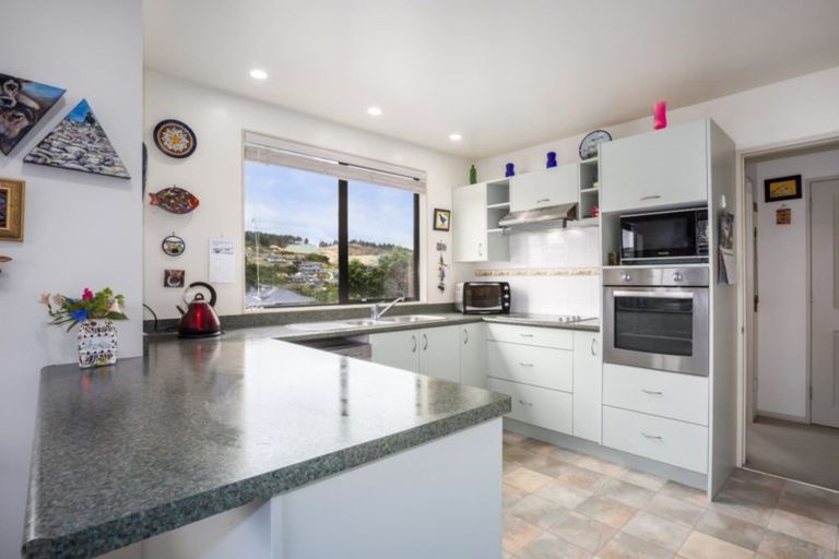 Photo of property in 18a Latitude Close, Whitby, Porirua, 5024