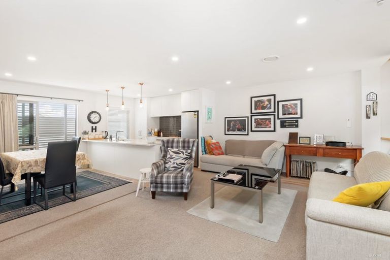 Photo of property in 4/19 Ruakiwi Road, Hamilton Lake, Hamilton, 3204