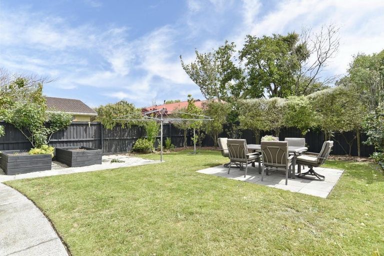 Photo of property in 43 Valecrest Avenue, Parklands, Christchurch, 8083