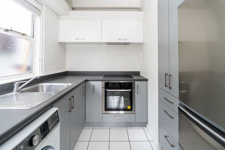 Photo of property in Sherwood Mews, 28w Bidwill Street, Mount Cook, Wellington, 6021