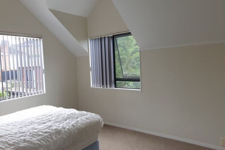 Photo of property in 1/23 Bond Crescent, Forrest Hill, Auckland, 0620