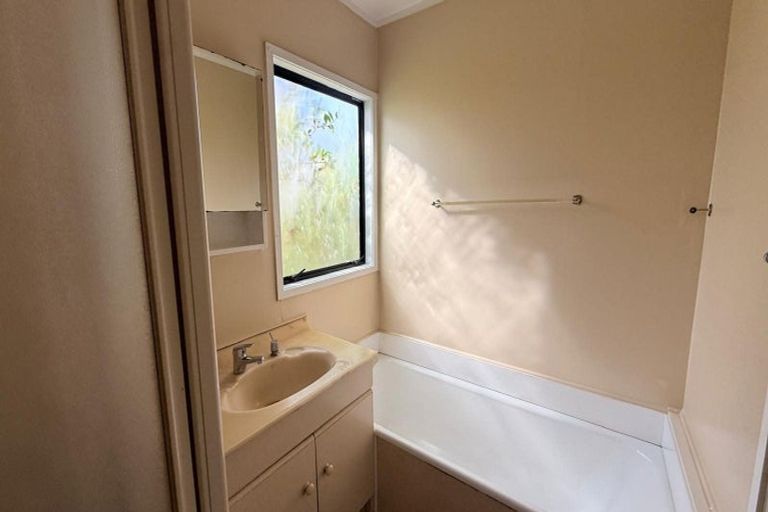 Photo of property in 6 Banyan Drive, Totara Heights, Auckland, 2105