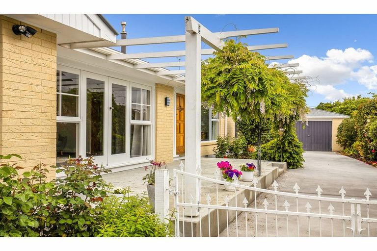 Photo of property in 297 Waimairi Road, Ilam, Christchurch, 8041