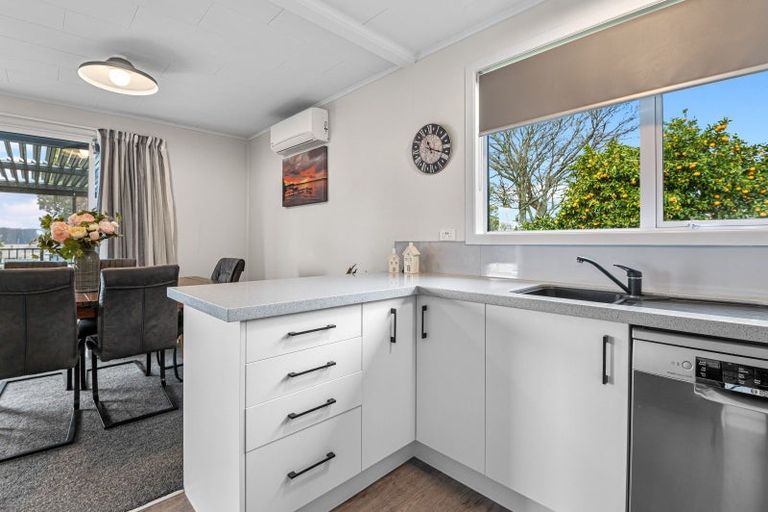 Photo of property in 70 Wharetoroa Drive, Rotoiti Forest, Rotorua, 3074