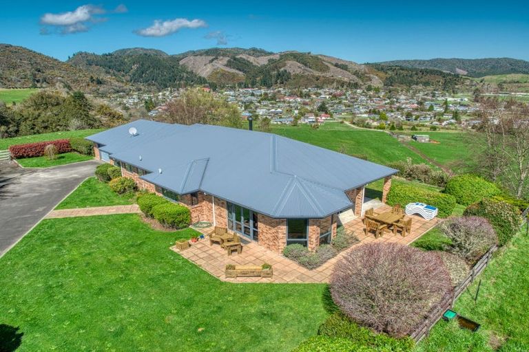 Photo of property in 22 Butts Road, Reefton, 7830
