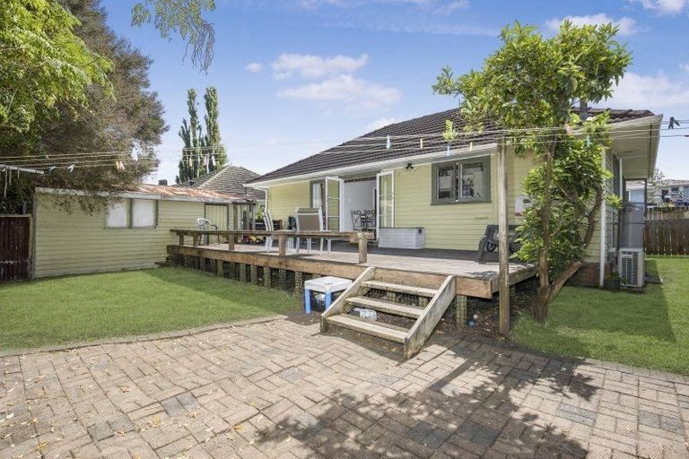 Photo of property in 1/88 Kervil Avenue, Te Atatu Peninsula, Auckland, 0610