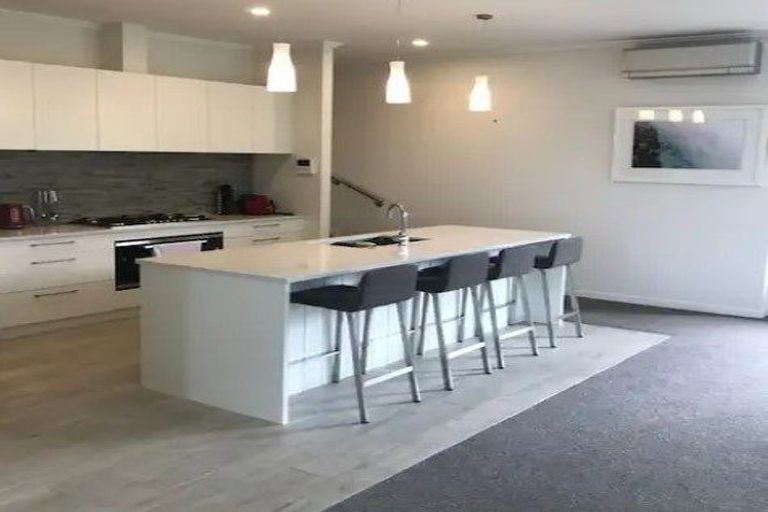 Photo of property in 22 Pioneer Rise, Silverdale, 0932