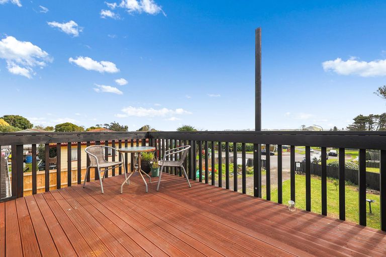 Photo of property in 24 Bundena Place, Clendon Park, Auckland, 2103