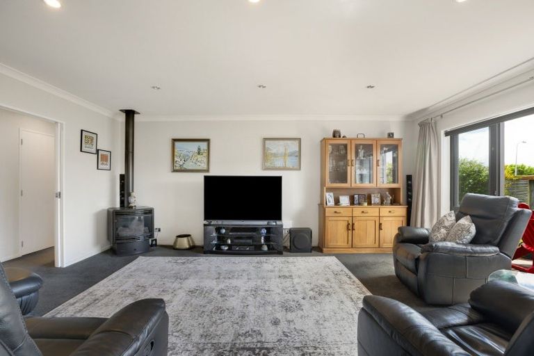 Photo of property in 3 Caterer Lane, Paraparaumu, 5032