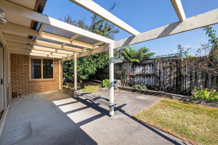 Photo of property in 4 Mcleod Place, Papamoa Beach, Papamoa, 3118