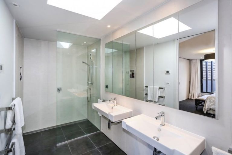 Photo of property in 5 Lombardia Way, Karaka, Papakura, 2113