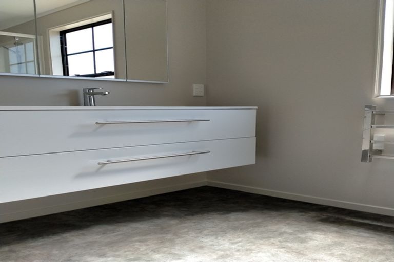 Photo of property in 12 Ashworth Street, Alexandra, 9320