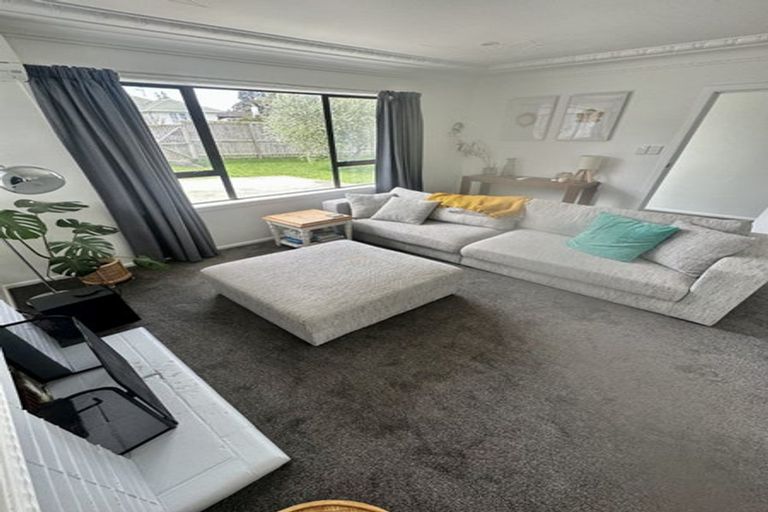 Photo of property in 1 Kohekohe Street, New Lynn, Auckland, 0600