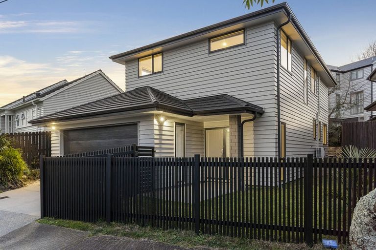 Photo of property in 1 Paihia Road, Onehunga, Auckland, 1061