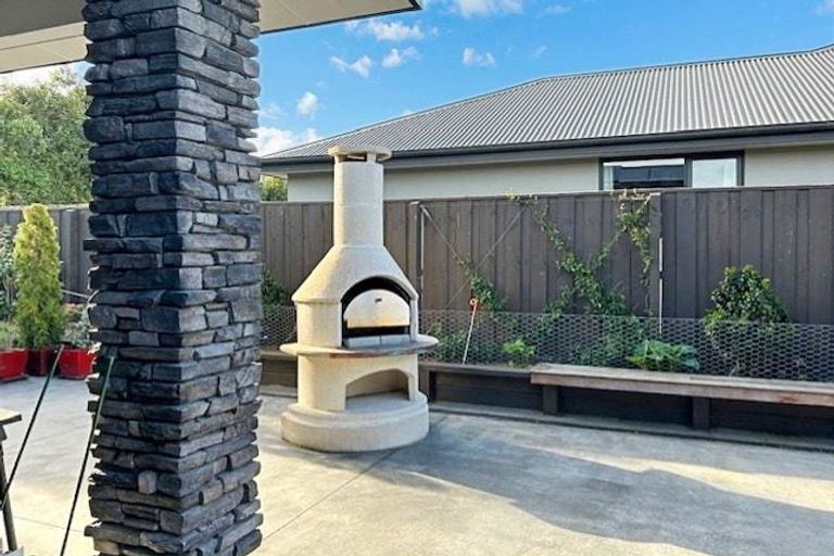Photo of property in 31 Chesterfield Place, Rangiora, 7400