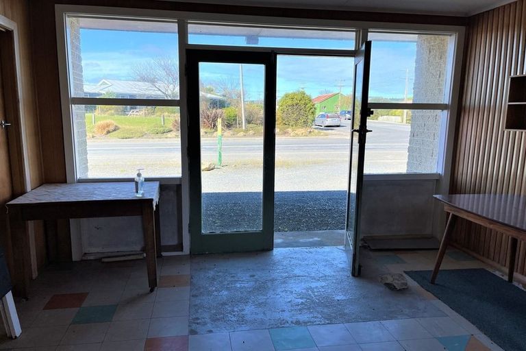 Photo of property in 35 Main Road, Owaka, 9535