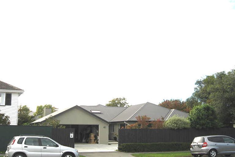 Photo of property in 72 Memorial Avenue, Ilam, Christchurch, 8053