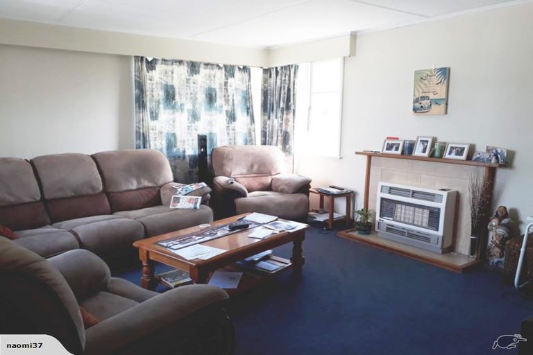 Photo of property in 17 Banks Street, Marfell, New Plymouth, 4310
