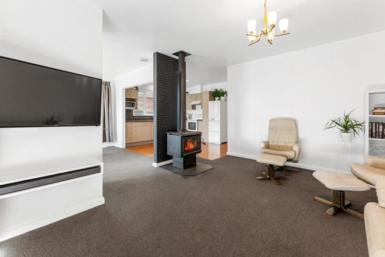 Photo of property in 16 Dinton Street, Russley, Christchurch, 8042