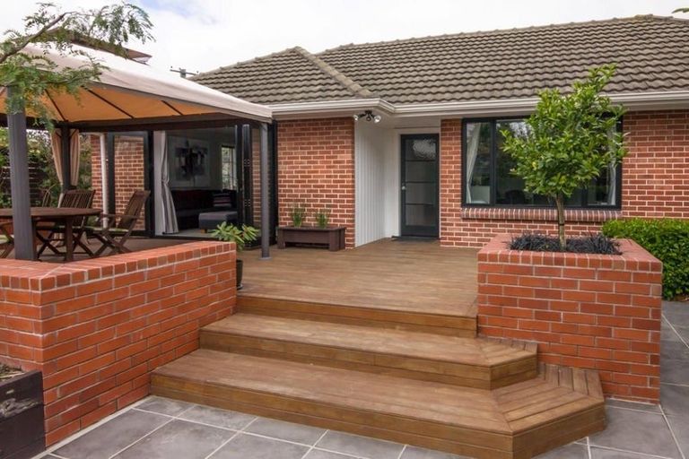 Photo of property in 2 Springbank Street, Bryndwr, Christchurch, 8053