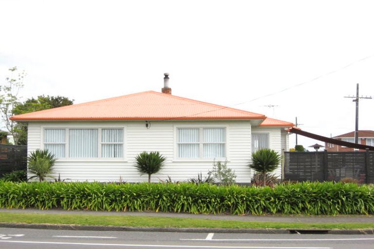 Photo of property in 226 Mangorei Road, Merrilands, New Plymouth, 4312