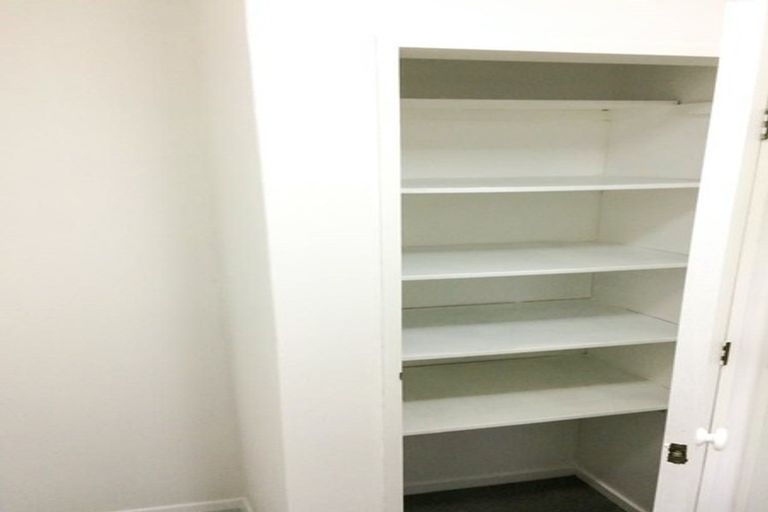 Photo of property in 1 Carbine Court, Awapuni, Palmerston North, 4412