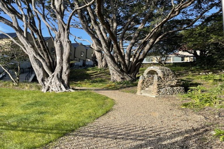 Photo of property in 79 Melbourne Road, Island Bay, Wellington, 6023