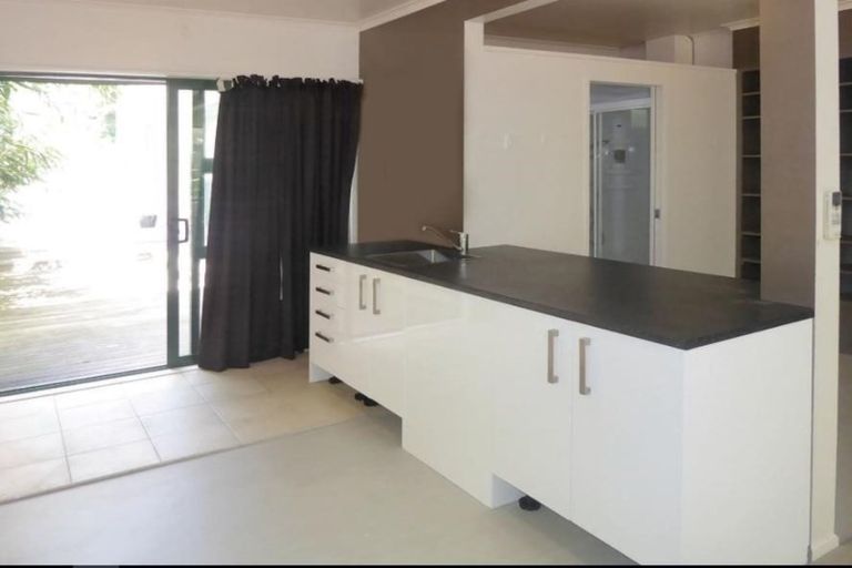 Photo of property in 1 Mortimer Terrace, Aro Valley, Wellington, 6021