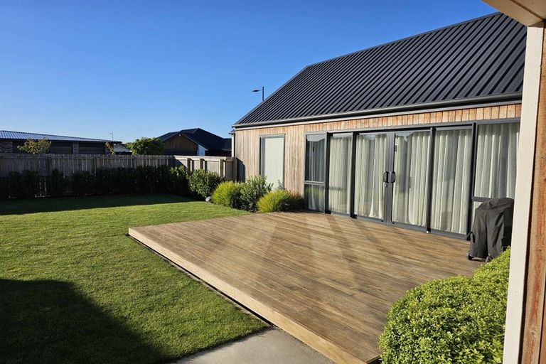 Photo of property in 12 Irvines Track, Halswell, Christchurch, 8025